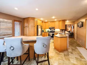 Wow! The entire home with stylish design! - Image 5