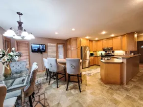 Wow! The entire home with stylish design! - Image 4
