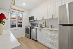 Elegant 6-Bedroom Home in a Prime Location - Image 4