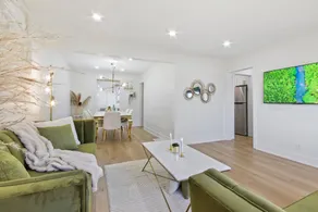 Elegant 6-Bedroom Home in a Prime Location - Image 2
