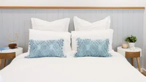 Luxury studio, steps from ocean - Image 5