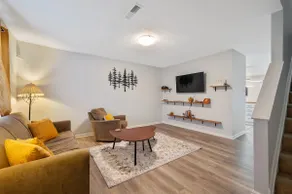 Cozy 2BR Townhome Near Duke – Pet Friendly! - Image 2
