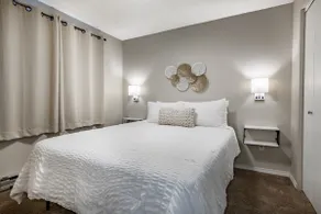 Fall escape: 2BR+Loft. Beach stroll. Hot tub - 209 - Image 4