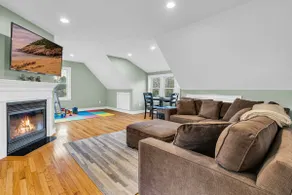 Fenced Yard | King Bed | Close 2 Beaches & Kport - Image 4