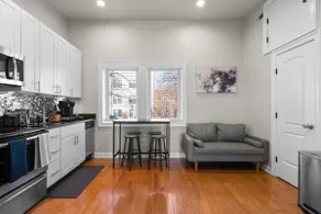 Quaint 2BD Condo+ City living flat+Free Parking - Image 4
