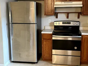 Cozy 2BR Near Atlanta|Sleeps 5|Free Parking - Image 3