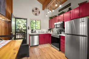 Apt w/Lake Access, Pool, Hot Tub - Image 2