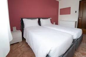 Spacious and modern two-bedroom on Corso Palladio - Image 4