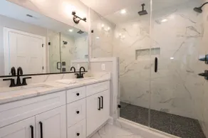 Modern 4BR Oasis - Main Level Master + 2 King Beds - Image 5