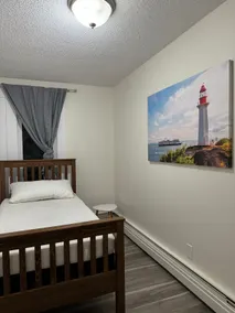 Renovated 8 Bedroom Home - Sleep 14 - Image 4