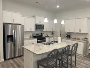 Luxurious 4 BR Full of Art and Close to It All! - Image 3