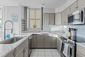 Crystal’s Condo - Historic Downtown Near Riverwalk - Image 5