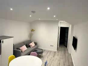 Modern 1-Bed Annexe - Image 5