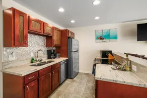 2 Bedroom Ocean View Condo with Elevator & Pool - Image 5