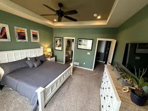 Entire Home Downtown & Short Mountain Drives Await - Image 2