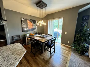 Entire Home Downtown & Short Mountain Drives Await - Image 5