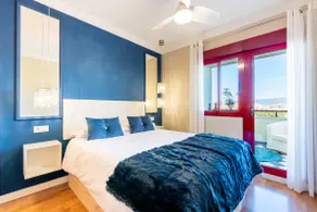 Perfect Location Luxury Beach Apartment - Image 3