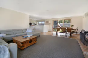 Stylish Renovated Beach House on the Bellarine - Image 3