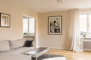 Cozy stay in calm suburban setting - Image 4