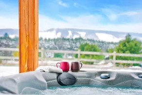 Mountain Cabin overlook Boyne near Nubs W/ Hot Tub - Image 2