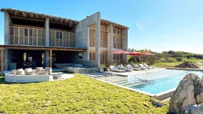 Award Winning Designer Beach front Villa - Image 5