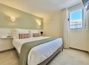 Club Apartments by Grupo Compostelana 7 - Image 2