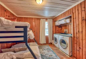 Griffin's Sleek Pine Hideaway - Image 4