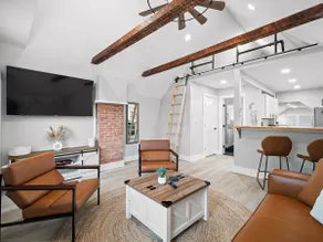 Unique BOHO Ohio City Loft Apt - Image 3