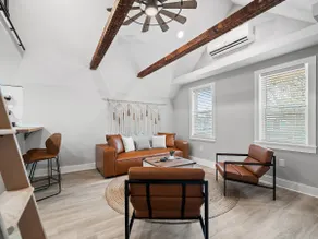 Unique BOHO Ohio City Loft Apt - Image 2