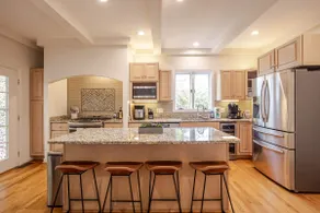 Private, Serene Mt Lookout 5B Retreat w/Garage - Image 4