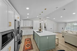 Beautiful Home Near Ft. Worth Stockyards! - Image 3