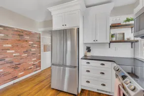Prime West Hartford Center: Timeless Charm - Image 3