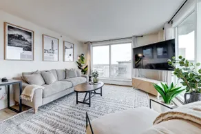 2 BD *Penthouse Downtown* - Image 5