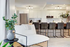 2 BD *Penthouse Downtown* - Image 2