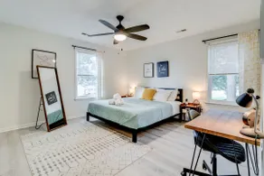 The ”Bison” contemporary retreat (King Bed)+ - Image 5