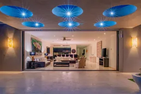 Contemporary Villa for Relaxing - Image 2