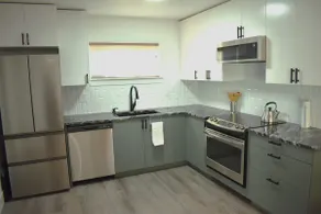 Stylish Cozy bungalow w/ theater - Image 4