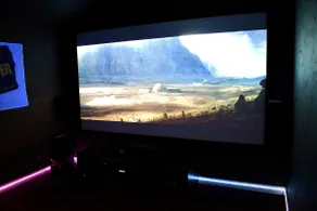 Stylish Cozy bungalow w/ theater - Image 3