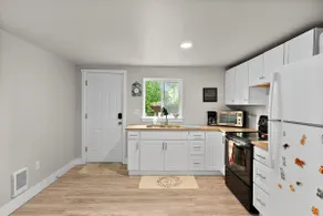 Cozy Cottage With Loft - Image 2
