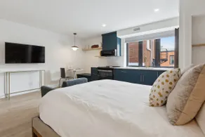 Trendy Studio Apartment in Downtown Collingwood - Image 2