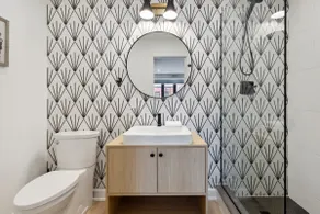 Trendy Studio Apartment in Downtown Collingwood - Image 5