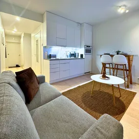 Pietari | 30 m2 studio | Wi-Fi | 4K TV - Image 2