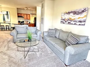 Central 2BR 2BA Apt w/ Amenities - Image 3