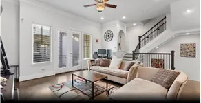 Townhouse Gem - Heart of Houston - Image 2