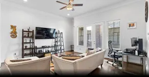 Townhouse Gem - Heart of Houston - Image 3