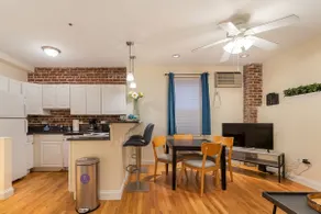 Large 3 Bed, 2 Bath in North End; Near Waterfront - Image 4