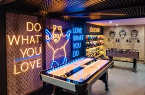 Modern (Theater|Game Rm|Hot Tub) - Image 5