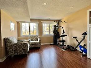Large Walk-out private apartment w/ parking - Image 4