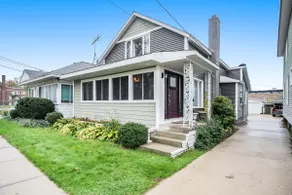 Spacious Downtown Muskegon 3BR Home Near the Lake - Image 2