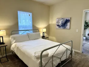 Comfy 3BR 2BA Apartment (Pool, Kitchen, Wi-FI) - Image 2
